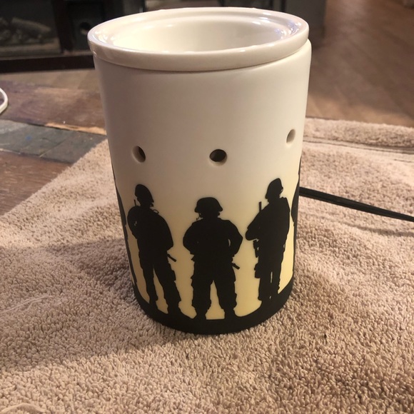 Service & Sacrifice Scentsy warmer. Used in good condition. - Picture 2 of 5